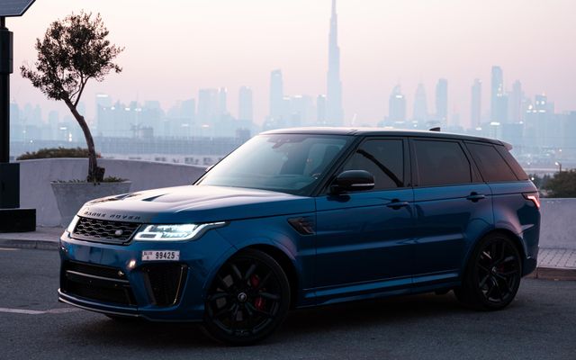 RANGE ROVER SPORT SVR - image 4