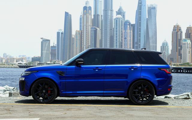 RANGE ROVER SPORT SVR - image 2