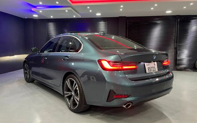 BMW 330I - image 2