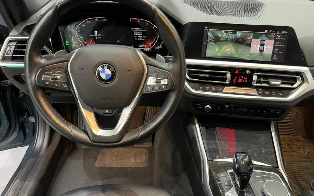 BMW 330I - image 4