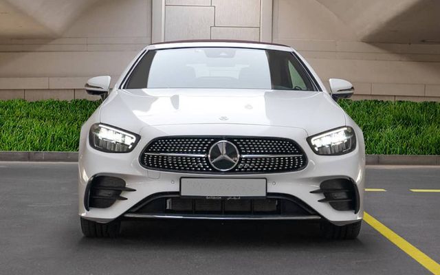 MERCEDES E200 Conv - image 2