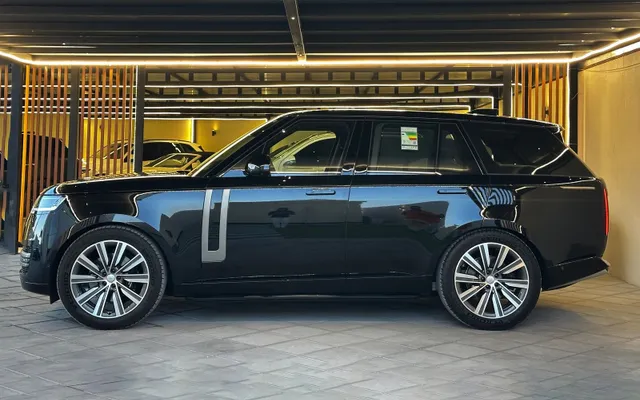 RANGE ROVER HSE - image 2