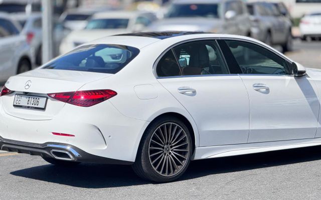 Mercedes C200 2025 - image 3