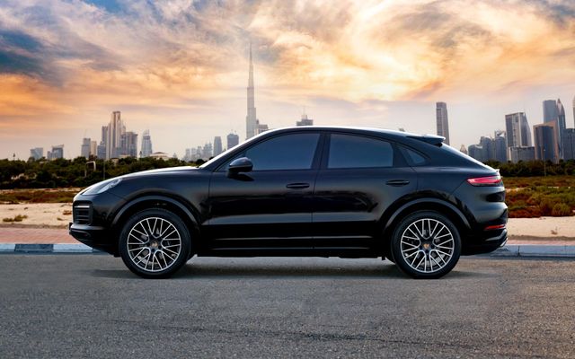 Porsche Cayenne Coupe Black - image 2