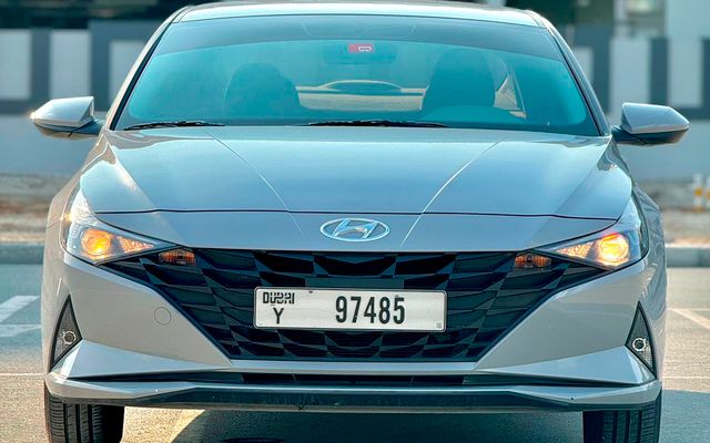 HYUNDAI ELANTRA - image 3
