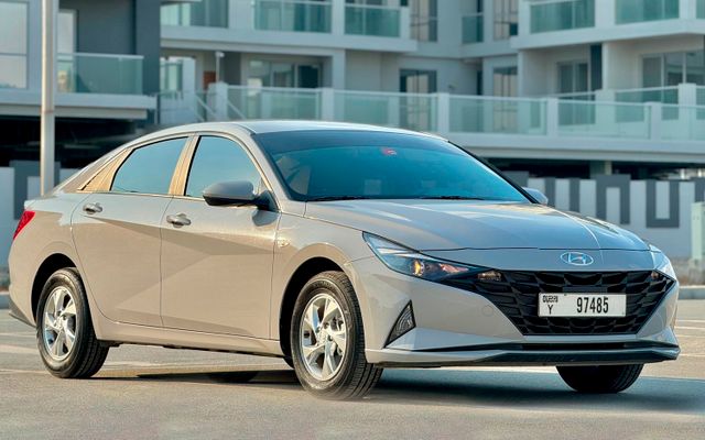 HYUNDAI ELANTRA - image 1