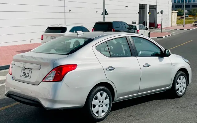 NISSAN SUNNY - image 4