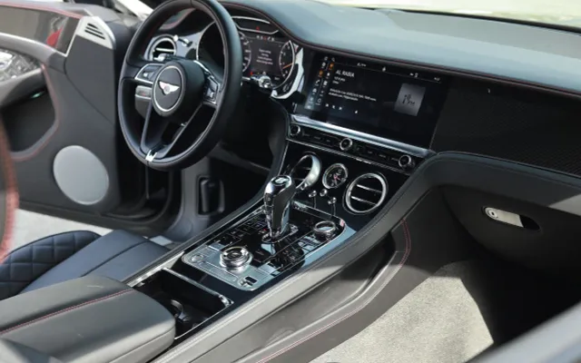 BENTLEY CONTINENTAL GT - image 4