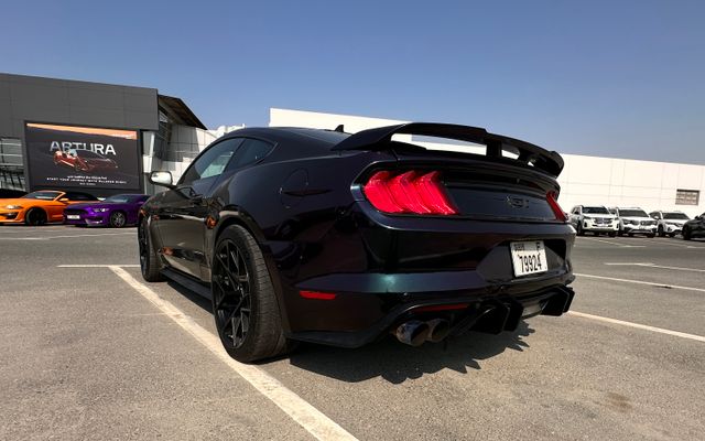 FORD MUSTANG GT - image 4