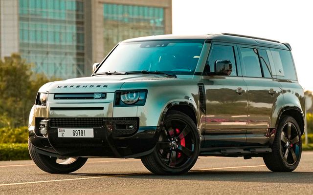 LAND ROVER DEFENDER - image 1