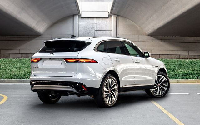 JAGUAR F-PACE - image 4