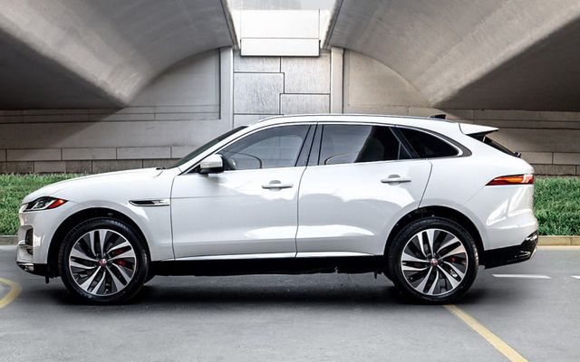 JAGUAR F-PACE - image 3