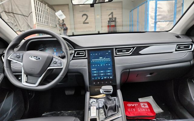 JAC J7 - image 4