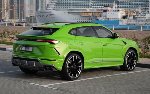LAMBORGHINI URUS - image 4
