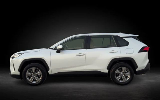 TOYOTA RAV4 - image 2