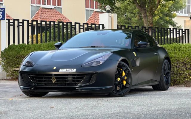 FERRARI GTC4 LUSSO - image 1