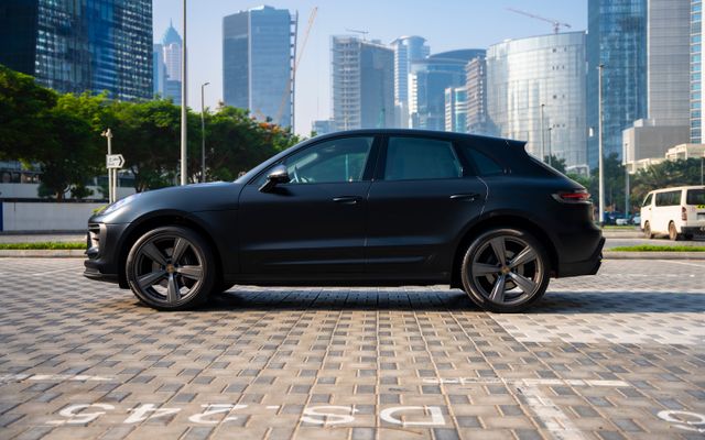 Porsche Macan T - image 2