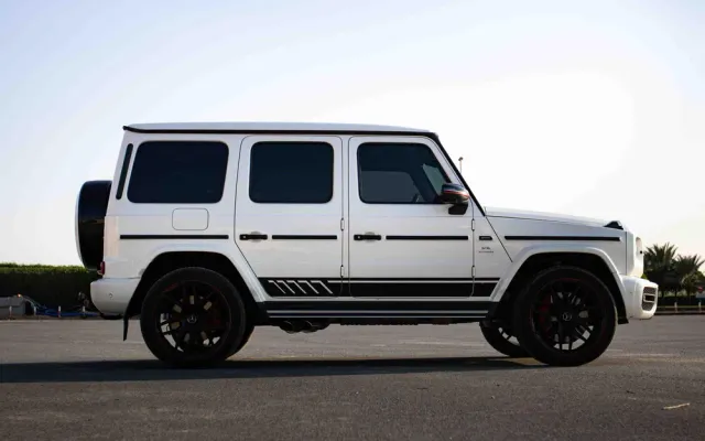 MERCEDES G63 - image 3