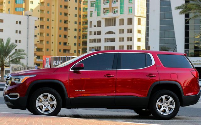 GMC ACADIA - image 2