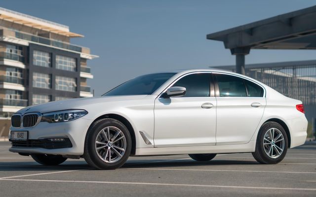 BMW 520 - image 2