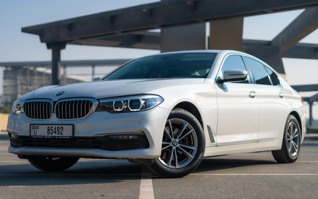 BMW 520 - image 1