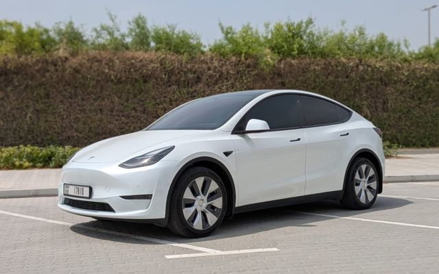 TESLA MODEL Y LONG RANGE - image 2
