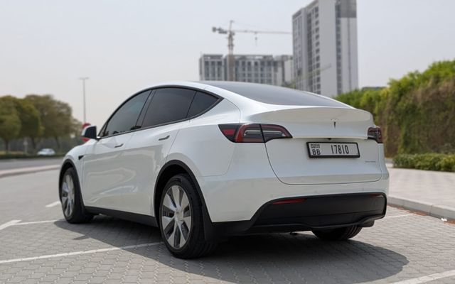 TESLA MODEL Y LONG RANGE - image 3