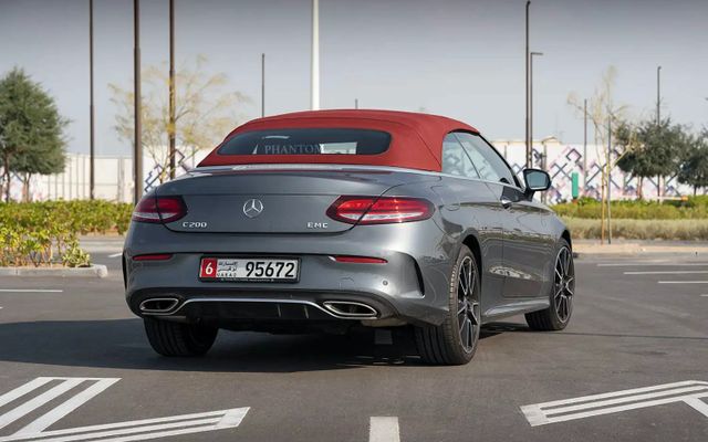 MERCEDES C200 CONVERTIBLE - image 4