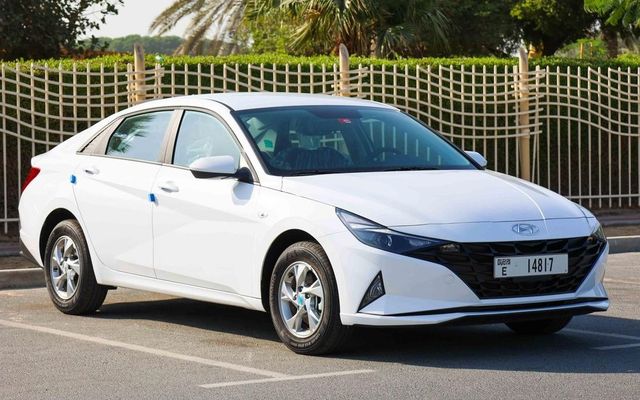 Hyundai Elantra STD - image 4