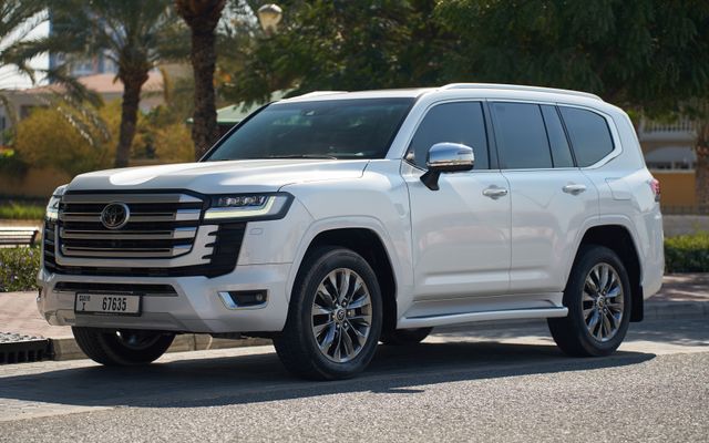 Toyota Land Cruiser - image 1