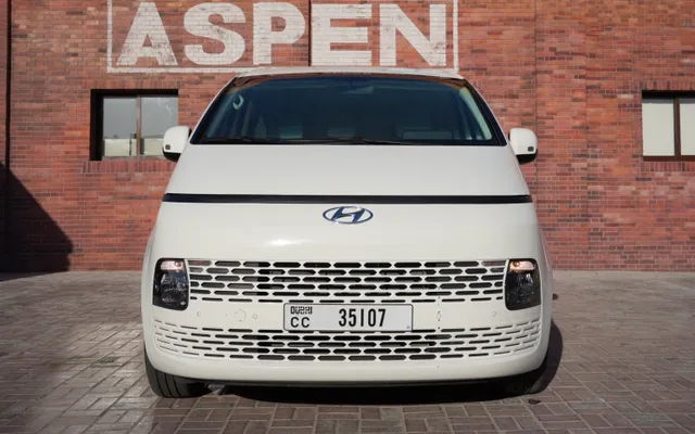 Hyundai Staria VIP - image 2