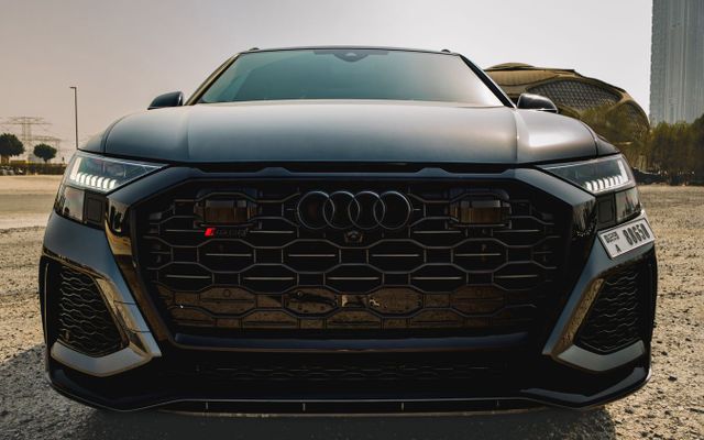 AUDI RS Q8 - image 2