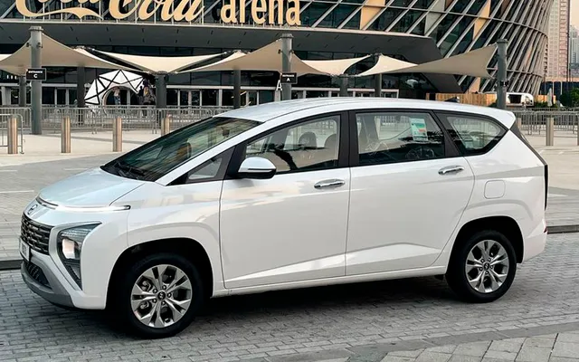 Hyundai Stargazer - image 3