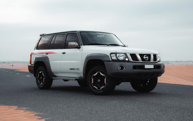 NISSAN PATROL SUPER SAFARI - image 1