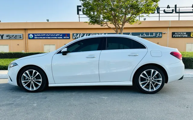 MERCEDES A220 - image 2