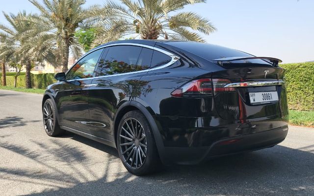 TESLA MODEL X - image 4