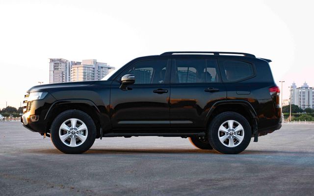 TOYOTA LAND CRUISER - image 2
