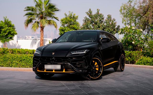 Lamborghini Urus Black Edition - image 1