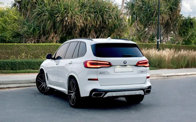 BMW X5 - image 2