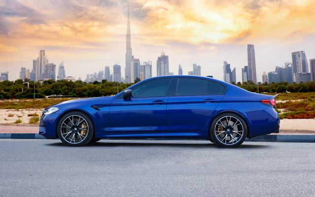 BMW M5 Competition Blue - image 2