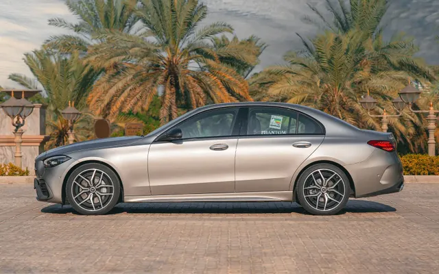 MERCEDES C200 - image 2