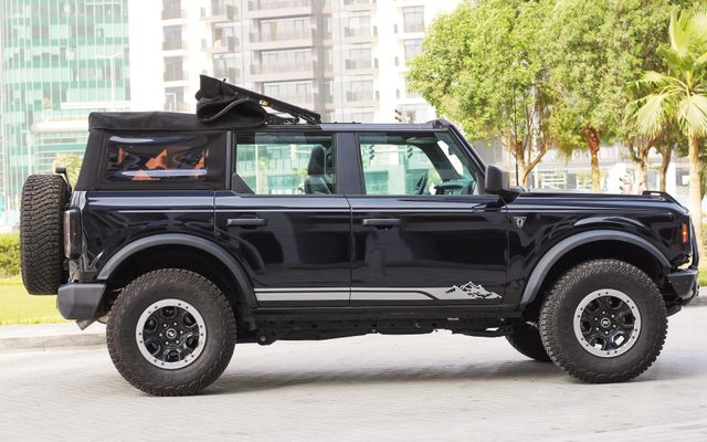 Ford Bronco - image 2