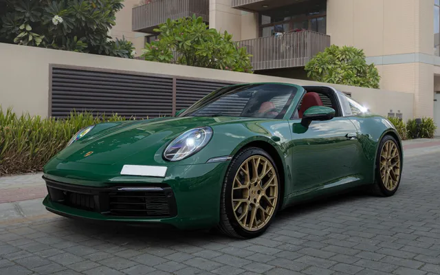 PORSCHE 911 TARGA 4 - image 1