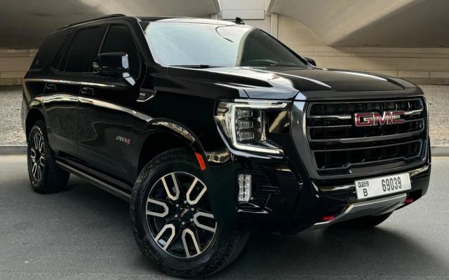 GMC Yukon - image 1