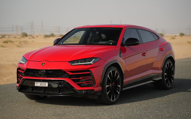 LAMBORGHINI URUS - image 1