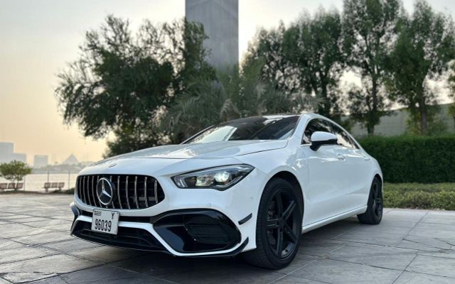 Mercedes-Benz CLA250 - image 1