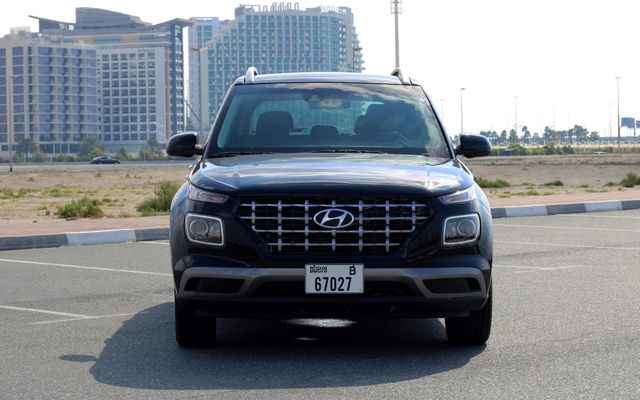Hyundai Venue - image 3