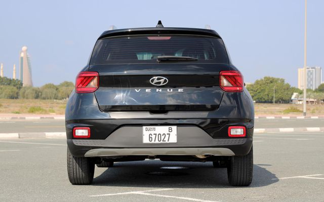 Hyundai Venue - image 4