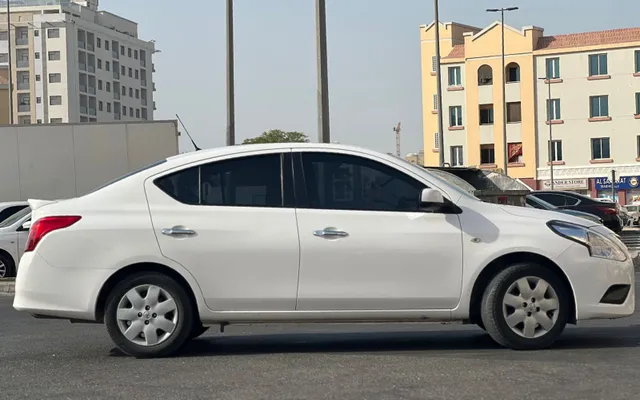 NISSAN SUNNY - image 2