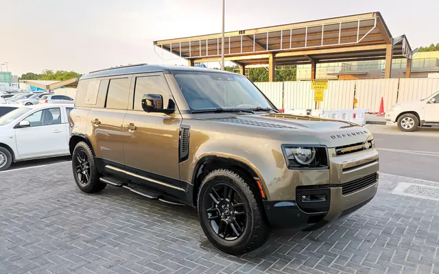 LAND ROVER DEFENDER - image 4